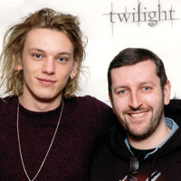 Height of Jamie Campbell Bower
