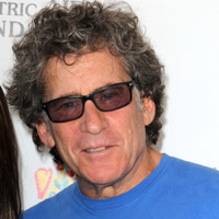 Height of Paul Michael Glaser