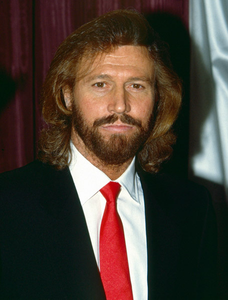 How tall is Barry Gibb