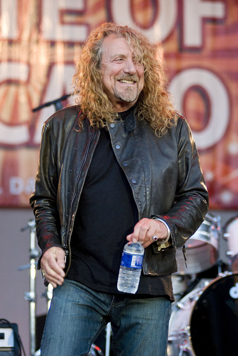 How tall is Robert Plant
