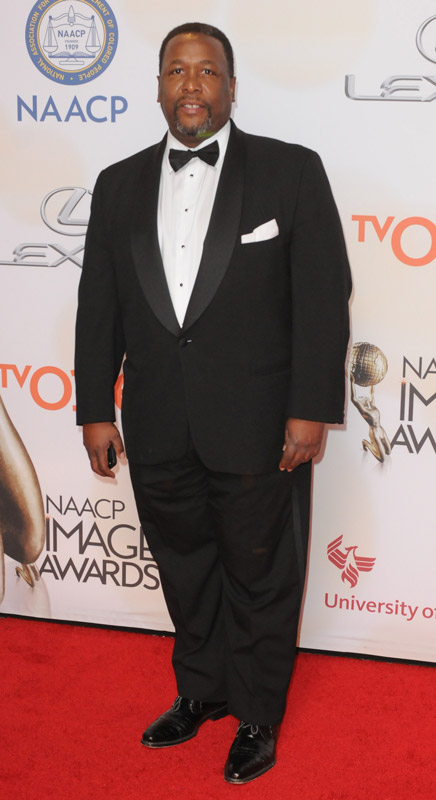 How tall is Wendell Pierce
