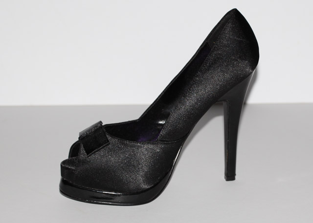 10cm heel in inches
