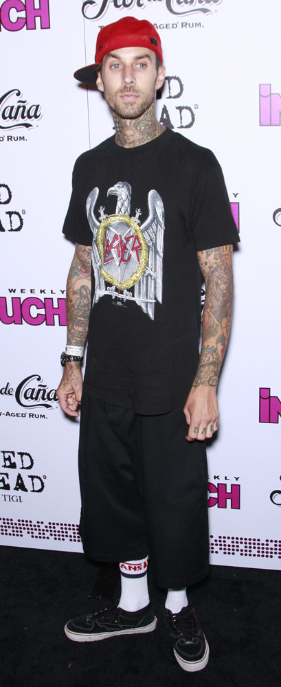 How tall is Travis Barker